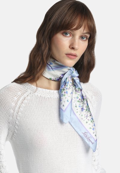 Écharpe en soie avec un motif floral aux tons bleus et verts, bordée de rayures bleu clair et lavande. Présente un logo dans un coin.