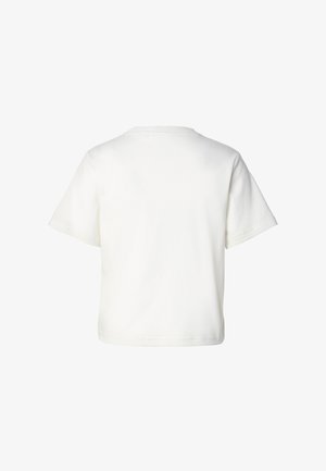 Hvit kortermet skjorte med rund hals, laget av mykt bomullsstoff. Jevn tekstur og enkelt design uten mønstre eller detaljer.