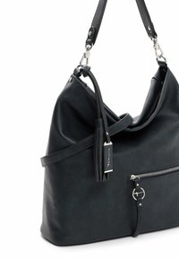 Borsa a tracolla in pelle nera con un design morbido, dotata di una tasca con zip, hardware in tonalità argento e un accento a frange per un tocco di dettaglio.