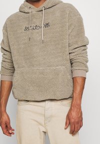YOURTURN Jersey con capucha - stone