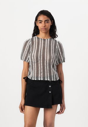 VINUSE O NECK - Bluse - black/snow white