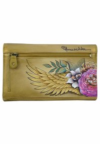 Gouden leren portemonnee met bloem- en vleugeldesigns. Heeft een ritsvak en levendige kleuren, waaronder roze en groene accenten.