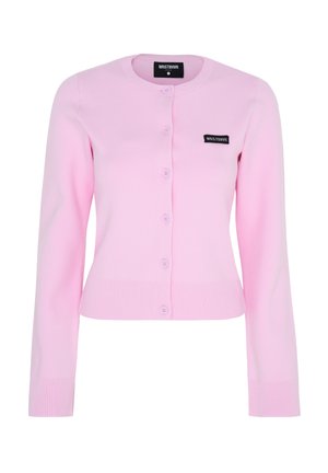 Lichtroze, knoopjesvest met lange mouwen met geribde boorden en zoom, met een klein zwart rechthoekig logo op de linkerborst.