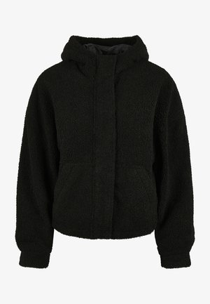 Czarna polarowa kurtka z kapturem, przednimi kieszeniami i teksturowanym, puszystym wykończeniem zapewniającym ciepło. Lekko skrócona forma z elastycznymi mankietami.