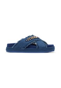 Infradito in denim blu con cinturini in tessuto sfrangiato, suola in corda intrecciata e un accento decorativo del logo sul davanti. Interno morbido e testurizzato.