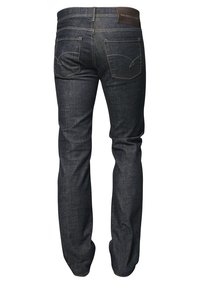 Jeans de mezclilla azul oscuro mostrados desde la parte trasera, con dos bolsillos traseros con detalles de costura y un parche de cuero marrón de la marca en el cinturón.