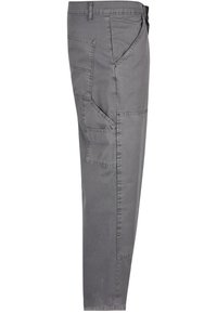 Pantalones cargo grises con múltiples bolsillos, hechos de un material de algodón suave. El diseño presenta pierna recta y un ajuste relajado.