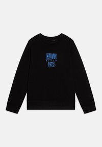 Felpa nera con grafica blu che riporta la scritta "CALVIN KLEIN 1978" sul davanti. Presenta polsini a costine e un design a girocollo.