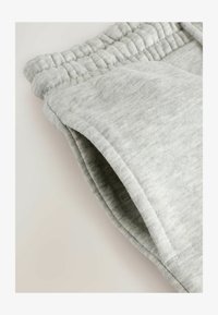 Seleccionado, grey marl