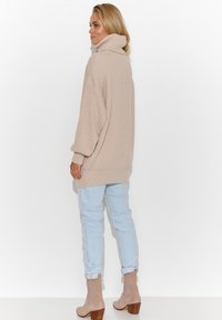 Makadamia - Sweter