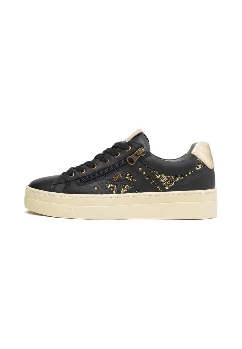Schwarze Leder-Sneaker mit goldenen Glitzerakzenten, einem seitlichen Reißverschluss, runder Spitze und einer crèmefarbenen Plateausohle.