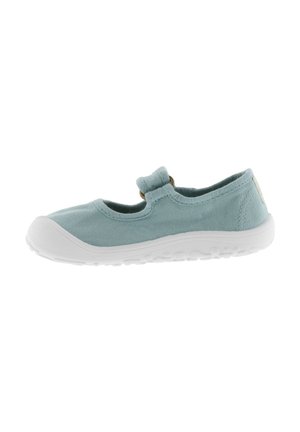 Zapato Mary Jane de lona azul claro con puntera redonda, suela de goma blanca, correa ajustable con hebilla dorada y forro interior suave.