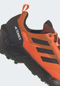 Adidas Terrex Hikingschuh - impact orange/core black/coral fusion
