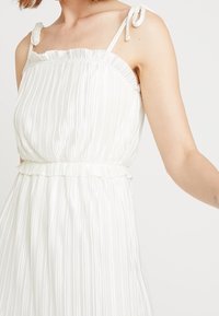 Miss Selfridge Długa sukienka