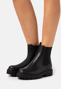 Even&Odd Wide Fit Botines - black