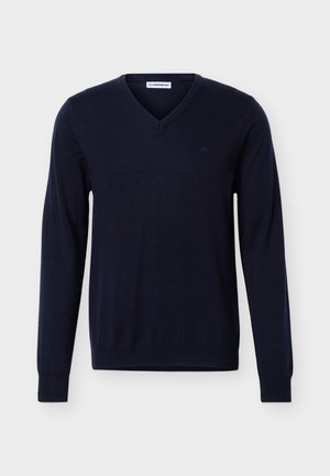 Ciemnogranatowy sweter z długim rękawem i dekoltem w serek, z prążkowanymi mankietami i dolnym brzegiem, ozdobiony małym, subtelnym logo na lewej piersi.