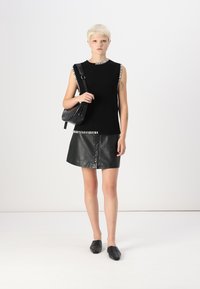 VILA VISIGGA STICH VEST - Waistcoat - black