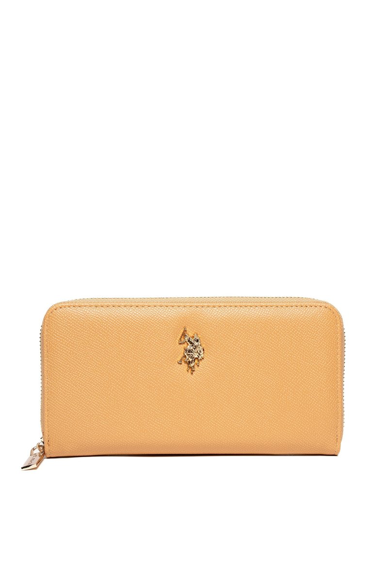 Žlutá texturovaná kožená peněženka na zip, s logem polo hráče v zlatém tónu na přední straně. Hladký elegantní design.