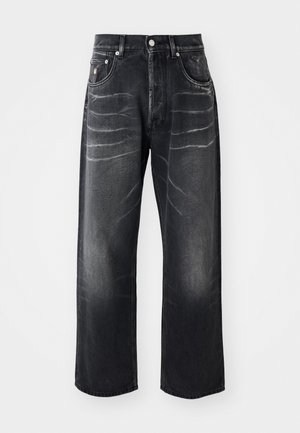 Jeans negre cu picioare drepte, cu cute estompate pe coapse, cu nasture frontal, fermoar și design cu cinci buzunare.
