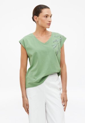 s.Oliver T-SHIRT - T-shirt con stampa - salbeigrün