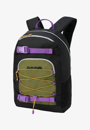 Sac à dos Dakine noir et vert olive avec des bretelles violettes, des cordons élastiques jaunes et deux compartiments principaux zippés.