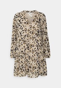 Robe à imprimé léopard beige avec des manches courtes, un décolleté en V et un design à volants. Fabriquée en tissu léger, avec des accents noirs et dorés.