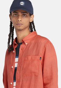 Timberland POCKET - Camicia - burnt sienna app