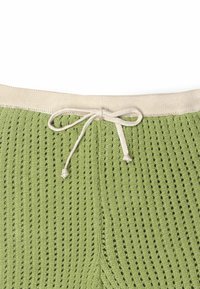 MIPOUNET Shorts - green ecru