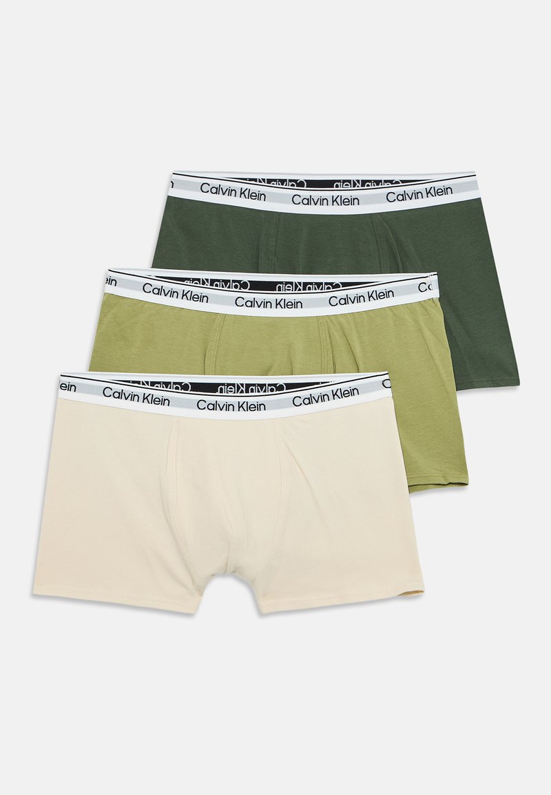 Culottes Calvin Klein, pack de trois en beige, vert olive et vert foncé. Tissu en coton doux avec des ceintures élastiques marquées.