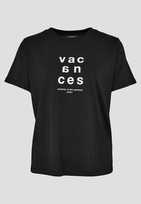 Svart bomullströja med korta ärmar och rundad halsringning. Framsidan har vittryckt text: "vacances" och "summer is the warmest color."