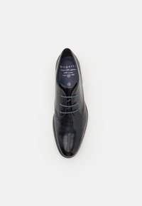 bugatti Alkalmi fűzős cipők - dark blue