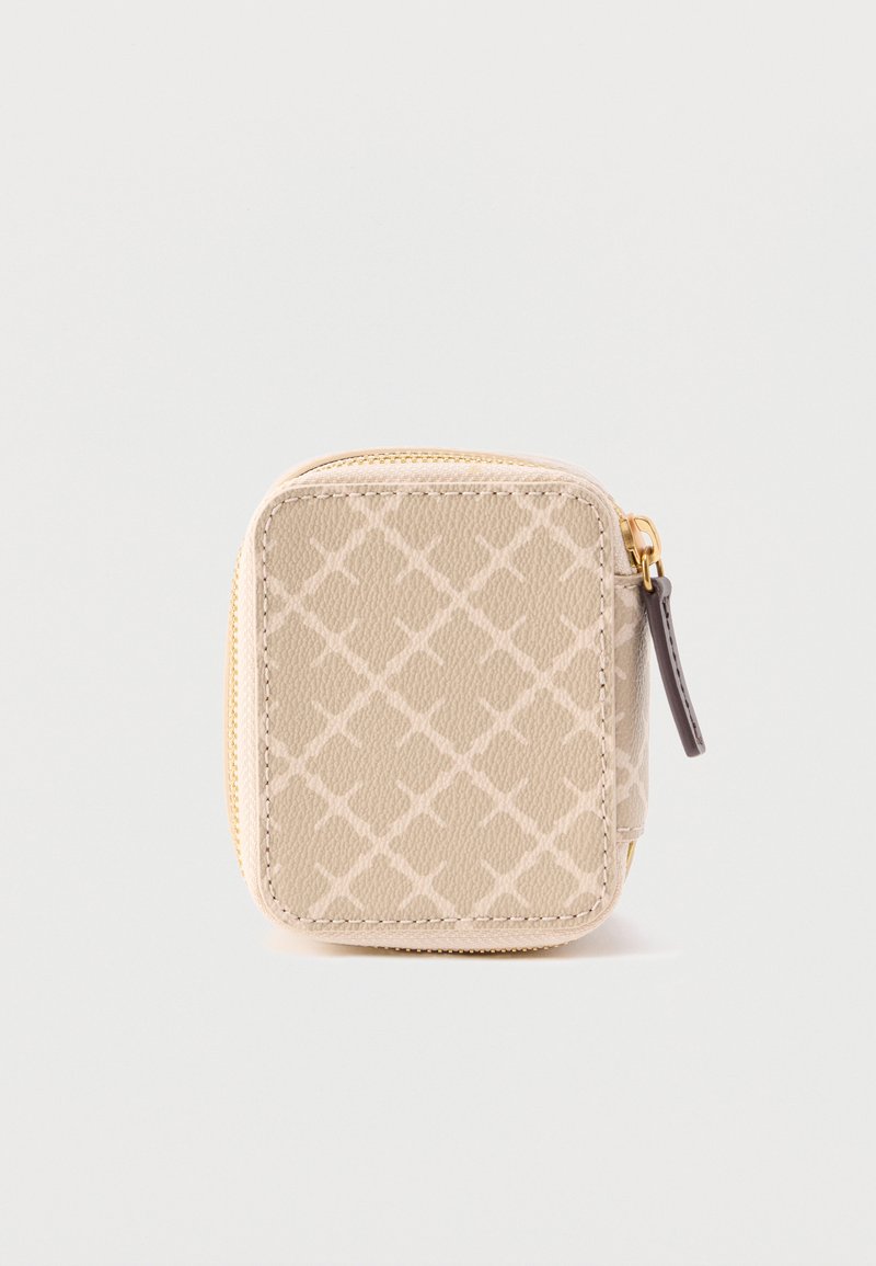 Μπεζ συμπαγές πορτοφόλι με υφασμένο σχέδιο, χρυστό φερμουάρ, τετράγωνο σχήμα και μικρό έλκτρο στο πλάι.