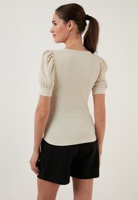 LELA SLIM FIT - Palaidinė - stone