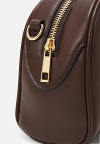 Gina Tricot BOWLING BAG - Skulderveske - dark brown