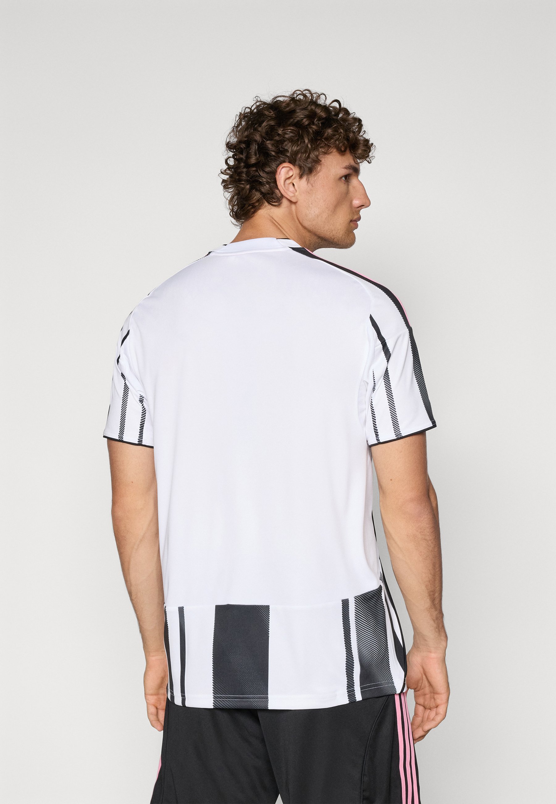 19-20 Juventus FC DE LIGT 4番　adidas 白黒 ADIDAS JUVENTUS Home Jersey 2019/20 Black/White/Pink Size XL