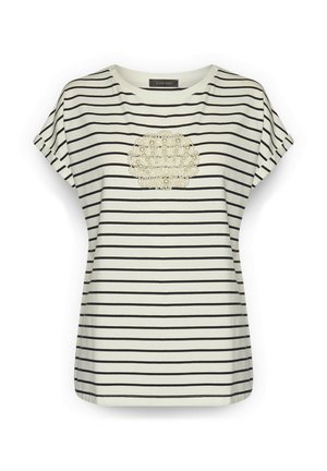 Biała koszula z krótkim rękawem z czarnymi poziomymi paskami oraz centralną beżową ozdobą w kształcie kwiatu z perłowymi i koralikowymi detalami.