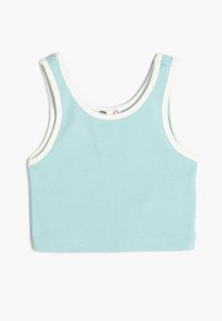 Lyst blå ribbet crop top med hvid kant ved halsudskæringen og ærmegabene. Har en tætsiddende design med en tekstureret stof.