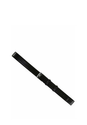 Cintura in pelle nera con fibbia rettangolare argento e due passanti, posata distesa su sfondo bianco.