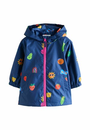 Wasserabweisende marineblaue Regenjacke mit Kapuze, versehen mit bunten Obst- und Sonnenmustern. Vorderer Reißverschluss mit pinkfarbenen Akzenten und elastischen Bündchen.