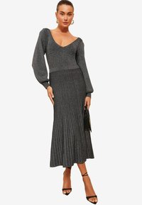 Friends Like These V NECK - Pārliekama kleita - grey