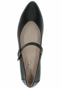 Zapato plano de cuero negro con punta afilada, correa estilo Mary Jane y detalle de hebilla plateada. Textura suave y forro interior beige.