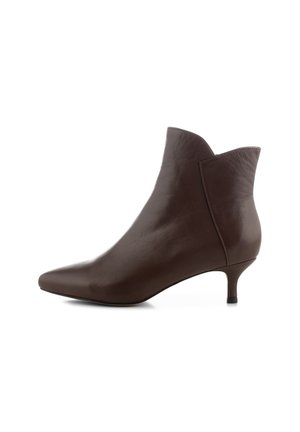 STB-SAGA - Botines - braun