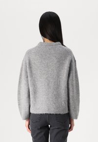 Gina Tricot CREW NECK - Pulover - mid grey