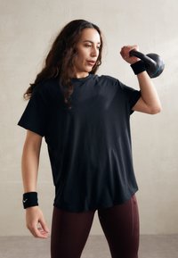 Nike Performance - ONE RELAXED TOP - Sporta krekli - black Miniatūras attēls 1