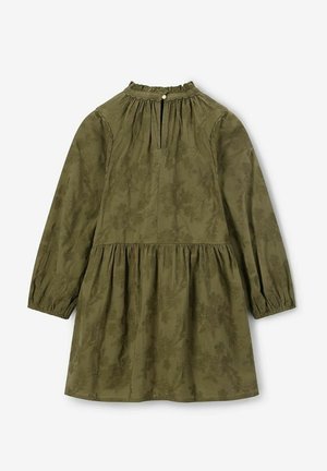 Olijfgroene lange jurk met subtiel bloemenpatroon, gathered taille, gerimpelde kraag en knoopsluiting aan de achterkant.