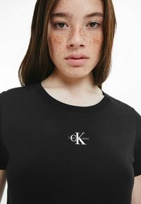 Calvin Klein Jeans T-shirts basic - ck black