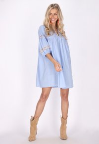 Thumbnail Image 2