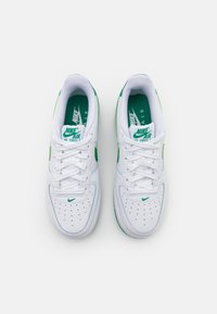 Nike Sportswear AIR FORCE 1 - Joggesko - white/malachite