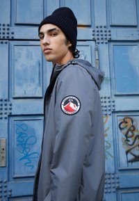 Ellesse TERRAZZO JACKET - Corta-vento - dark grey