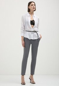 Calliope CAPRI IN - Chino - grigio